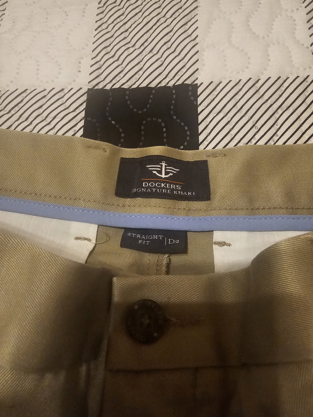 Dockers Signature Khaki Straight Fit Men’s Khaki Pants